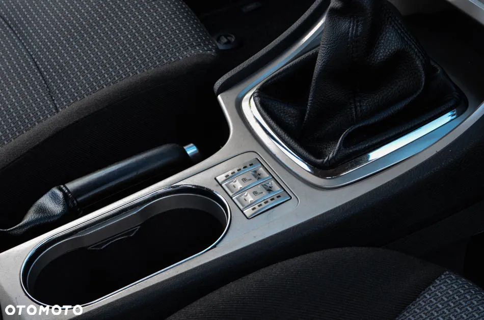 Ford Mondeo 2.0 Ambiente - 38