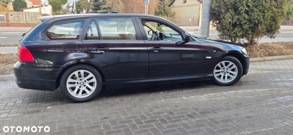 BMW Seria 3 318d DPF Edition Exclusive - 18