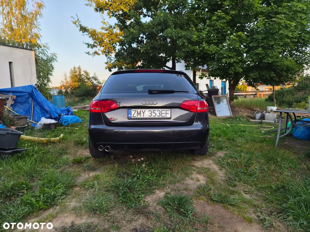 Audi A4 Avant 2.0 TDI - 8