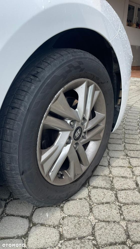 Hyundai Elantra 1.6 Comfort - 20