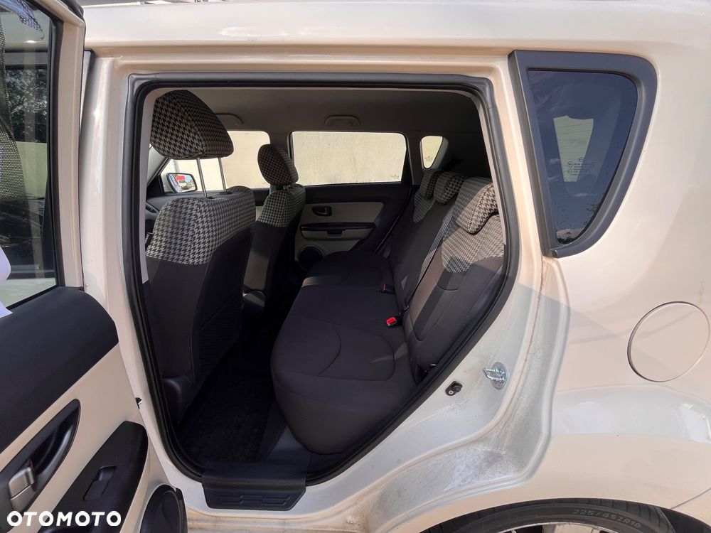 Kia Soul 1.6 XL - 6