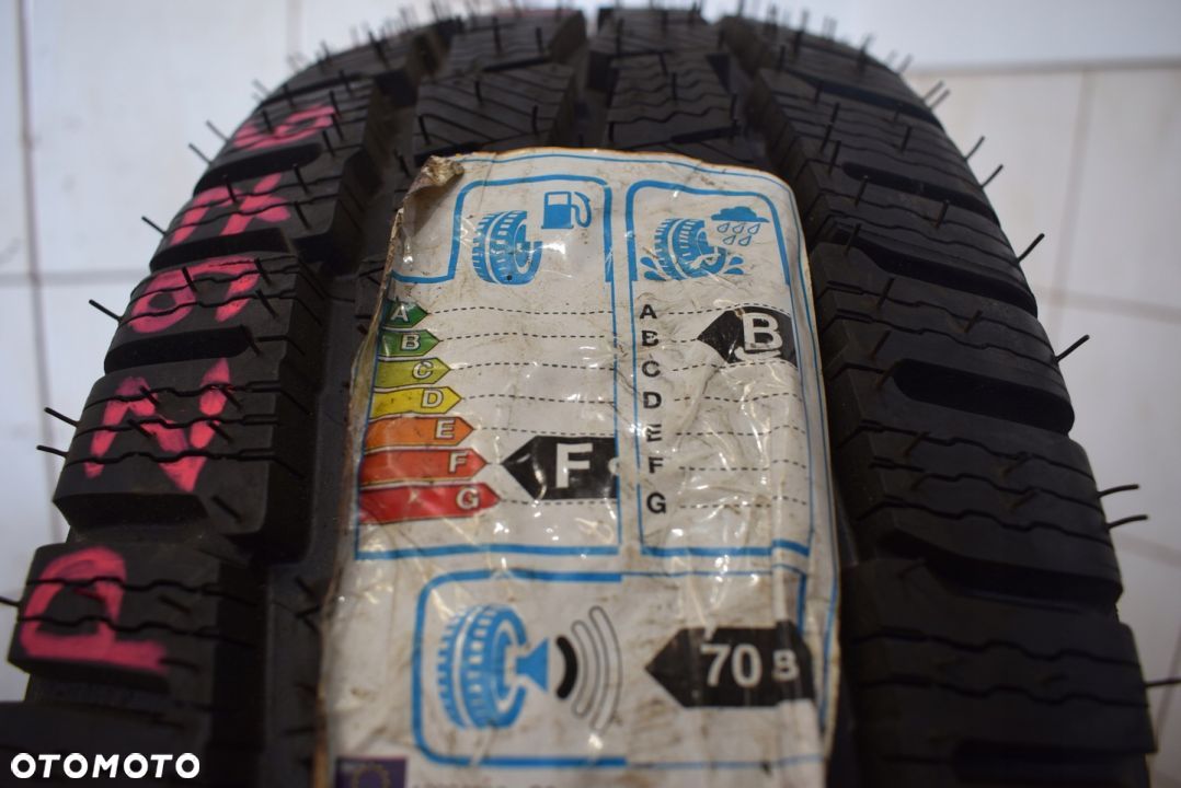 R16C 195/60 99/97T Michelin Agilis Alpin - 1