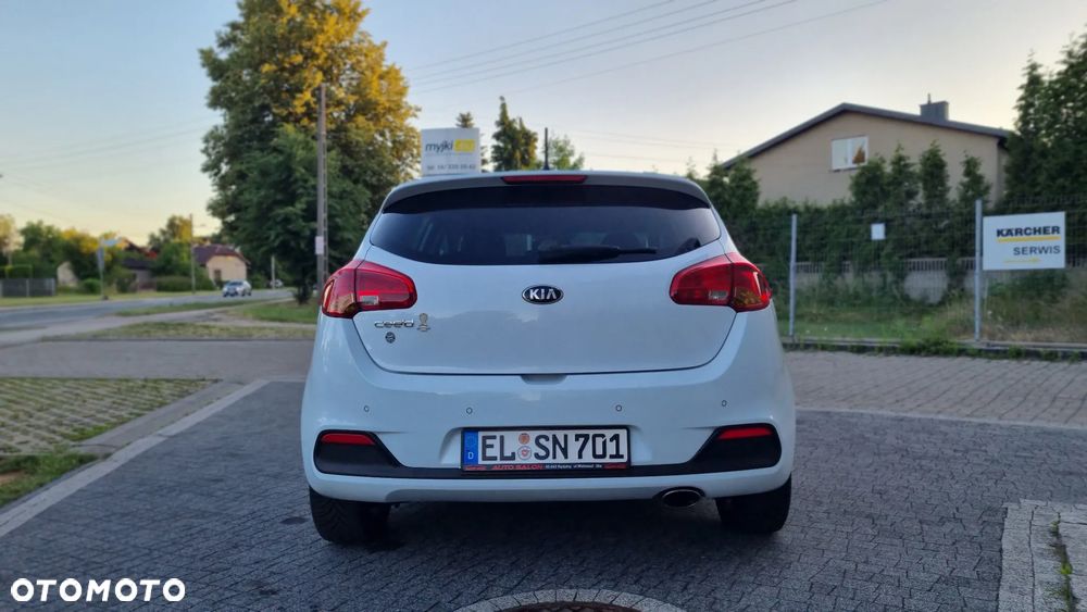 Kia Ceed 1.4 CVVT Fifa World Cup Edition - 6