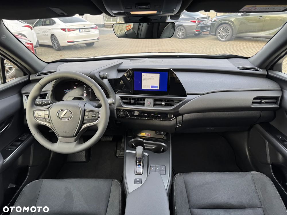 Lexus UX 300h Business - 11