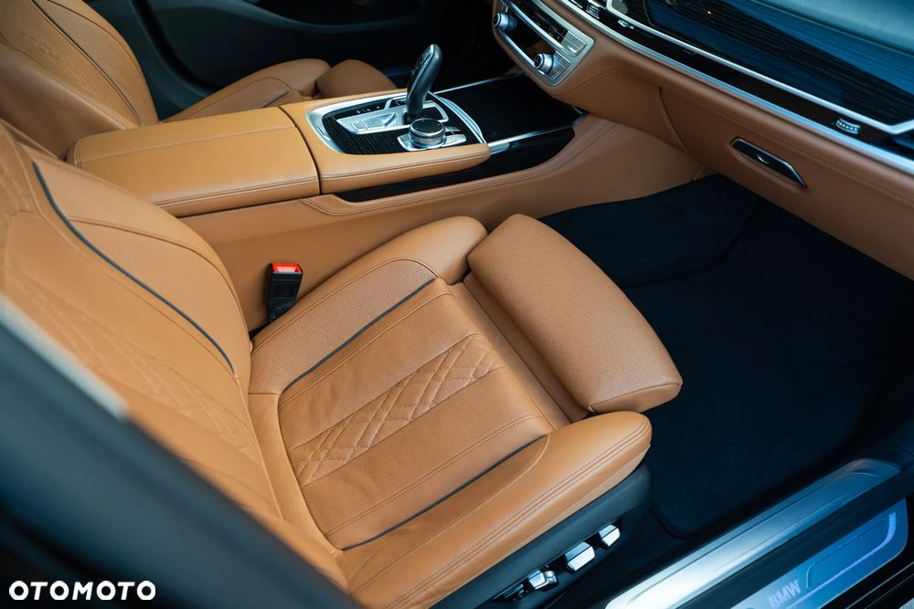 BMW Seria 7 740d xDrive - 21