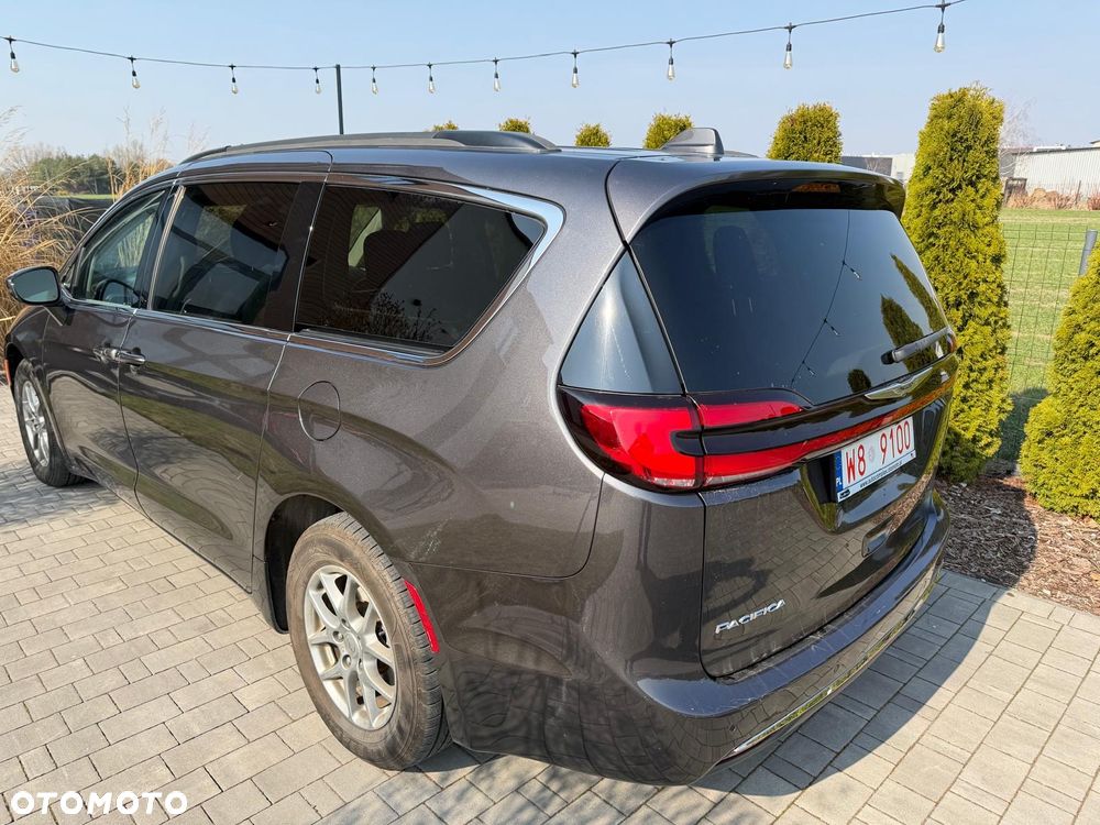 Chrysler Pacifica - 2