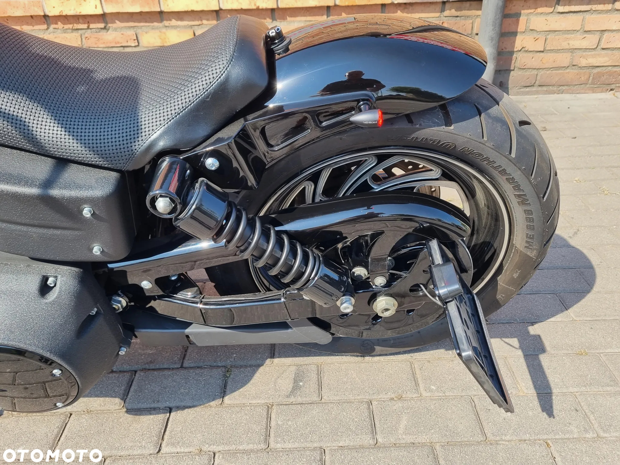 Harley-Davidson Dyna Street Bob - 3