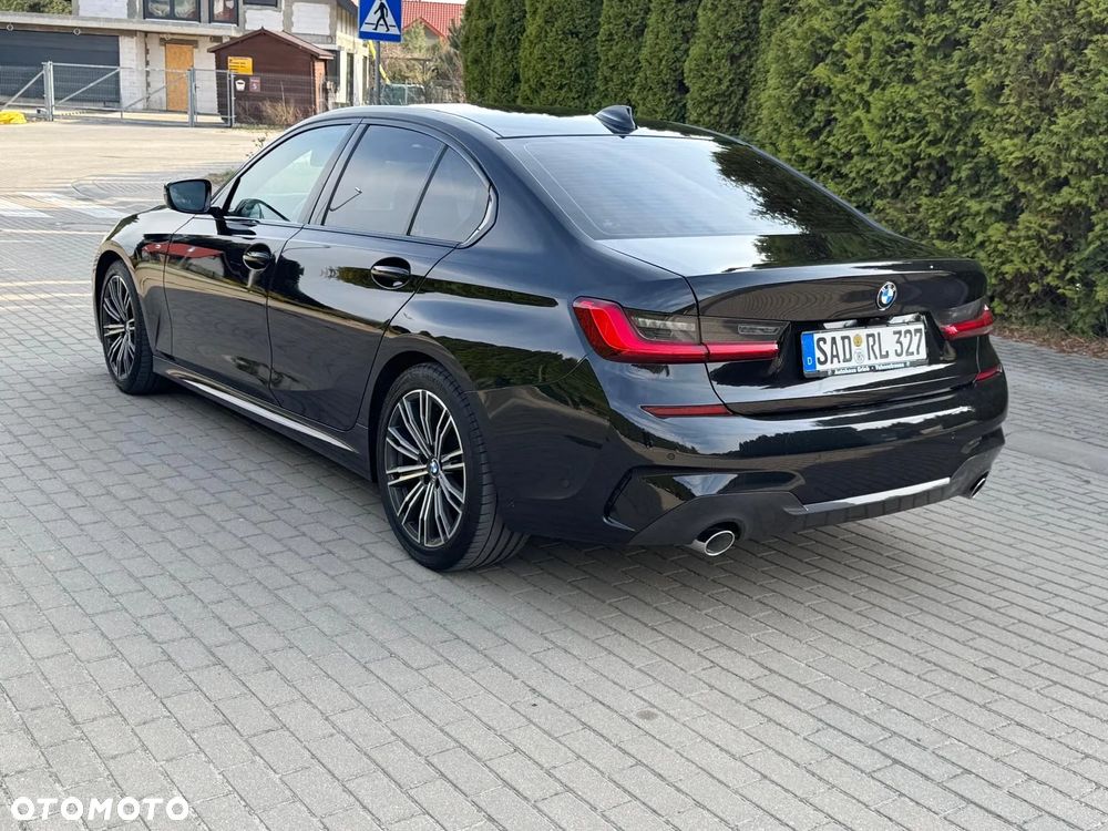 BMW Seria 3 318d Edition M Sport Shadow - 16