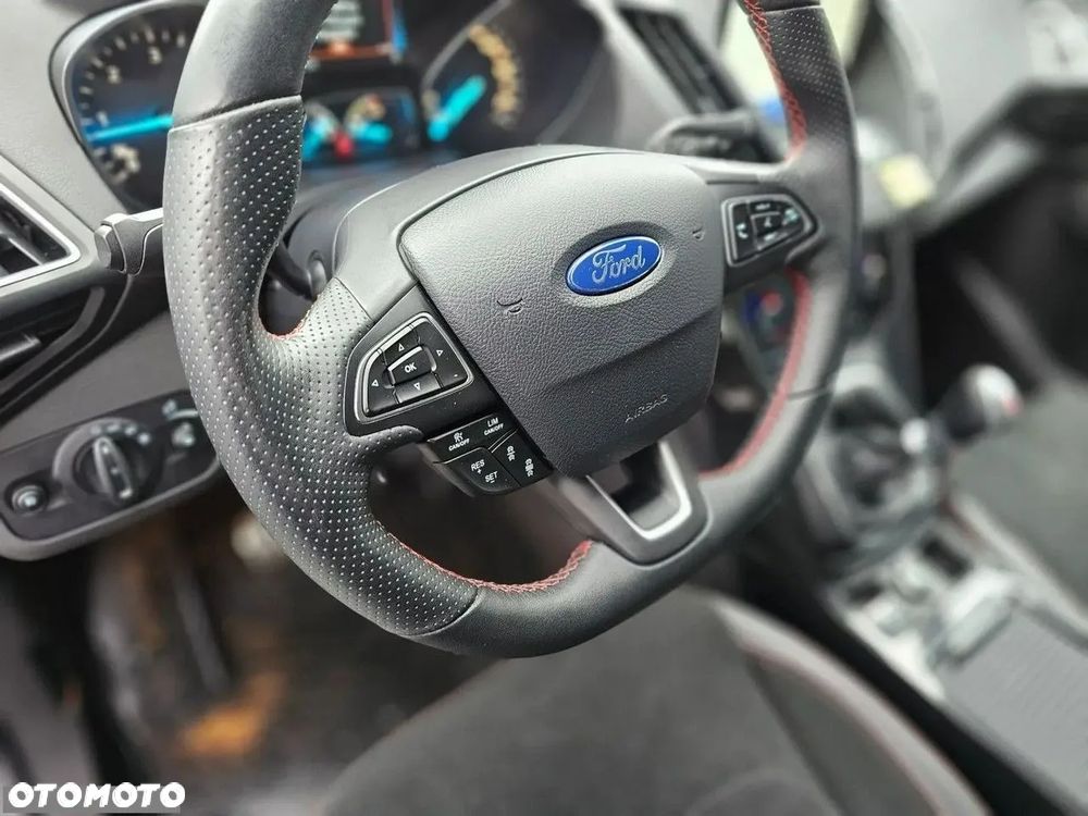 Ford Kuga 2.0 TDCi FWD ST-Line - 28