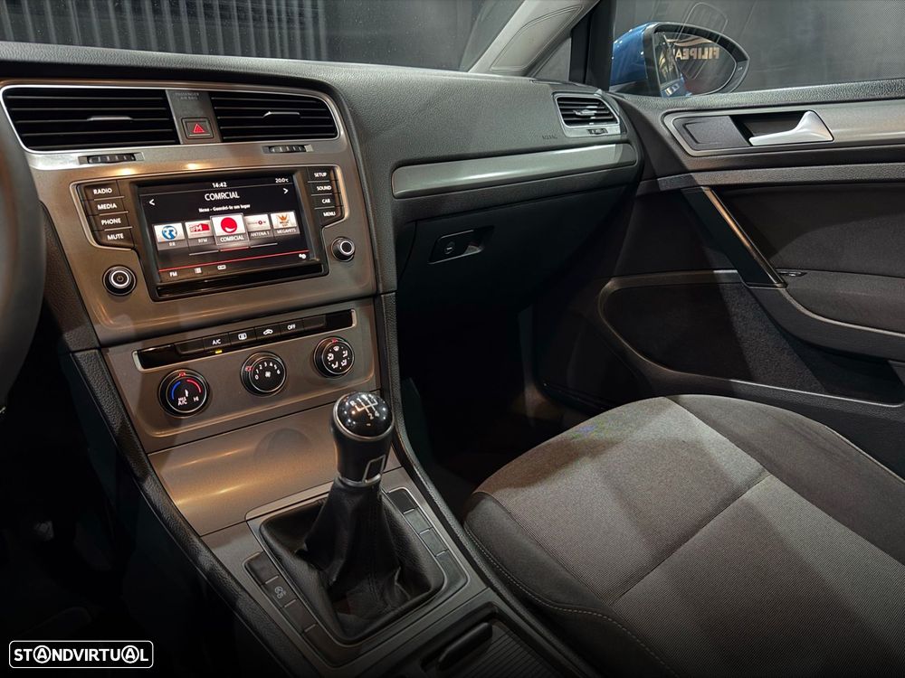 VW Golf 1.6 TDI Confortline - 14