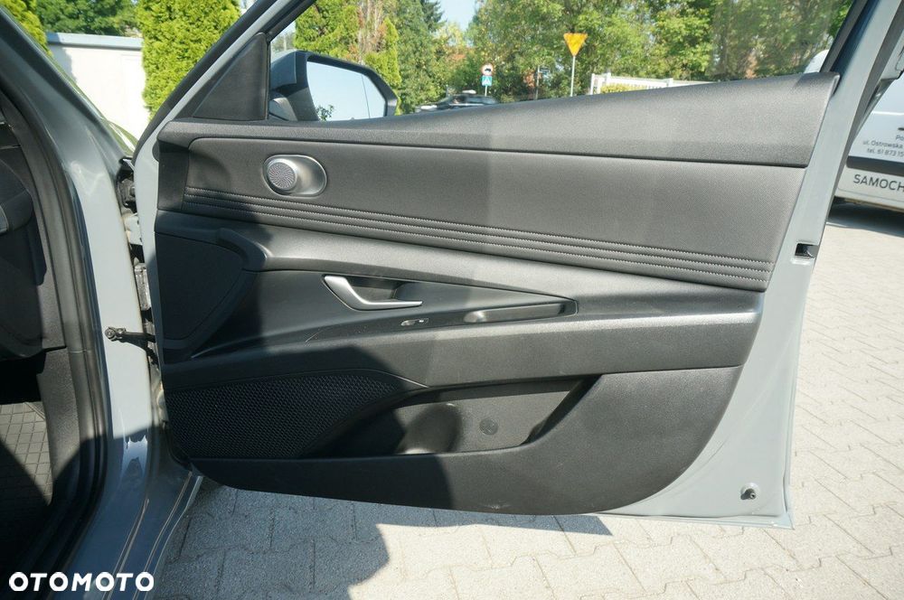 Hyundai Elantra 1.6 Modern - 25