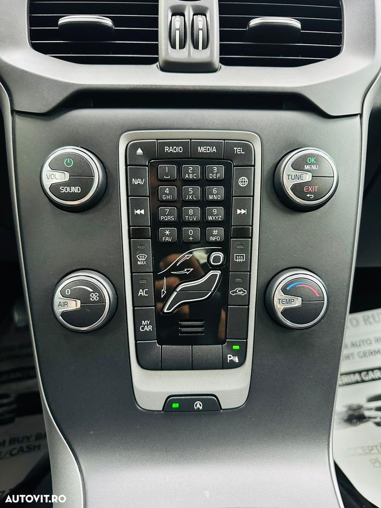 Volvo V40 - 25