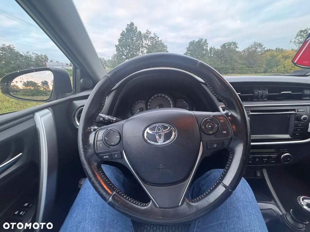 Toyota Auris 1.4 D-4D Active - 19