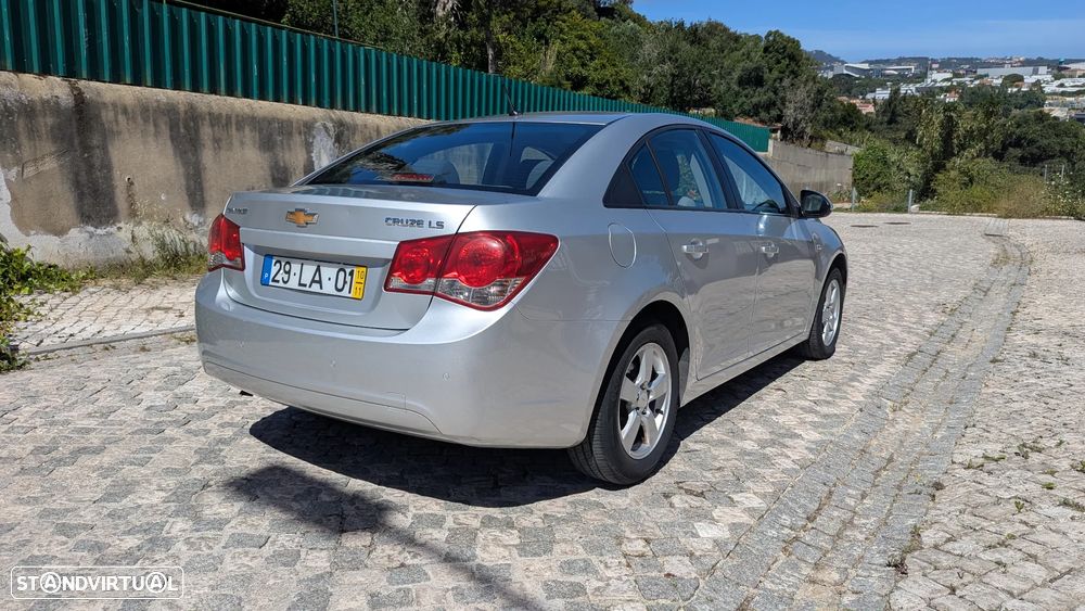 Chevrolet Cruze 1.6 LS - 5