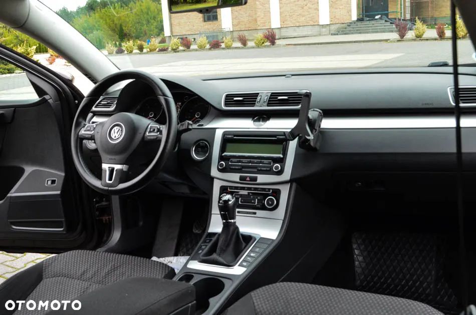 Volkswagen Passat 2.0 TDI Comfortline - 35