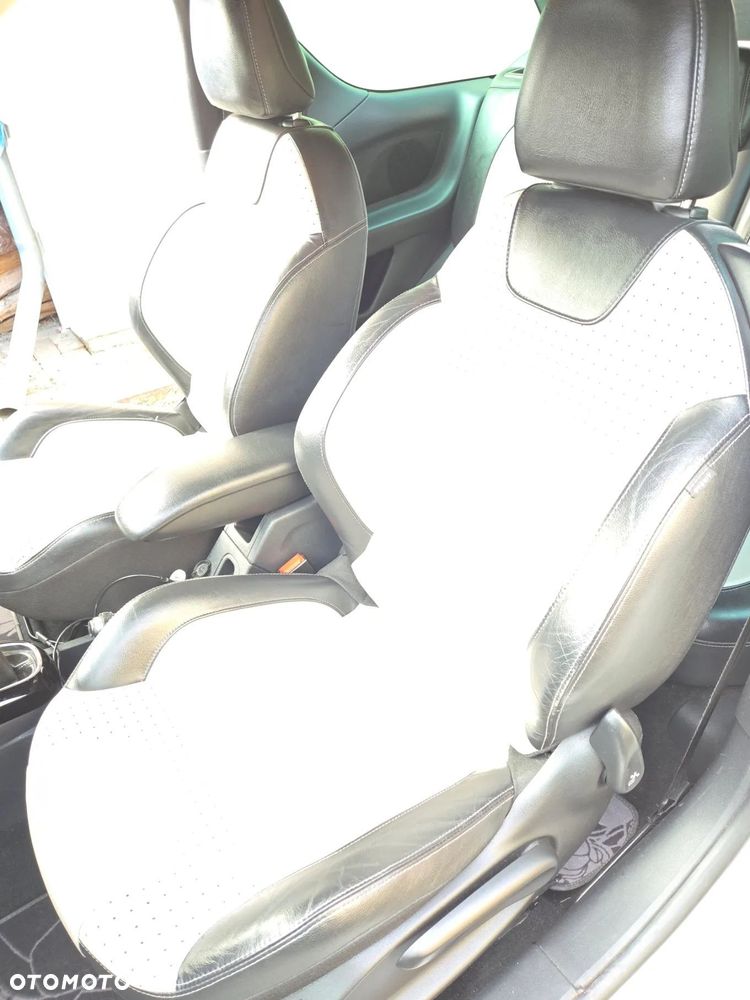 Citroën DS3 e-HDi 90 FAP SoChic - 10