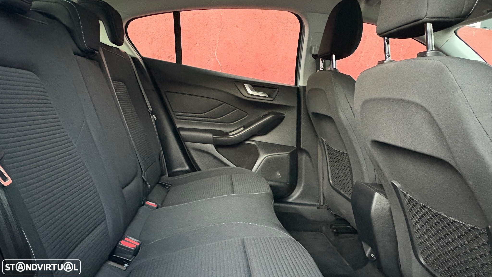 Ford Focus 1.5 TDCi EcoBlue ST-Line - 10