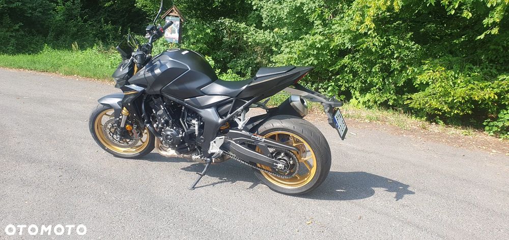 Honda CB - 2