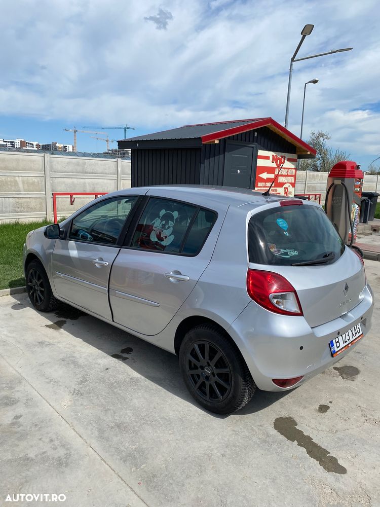 Renault Clio III 1.2 16V Yahoo - 1