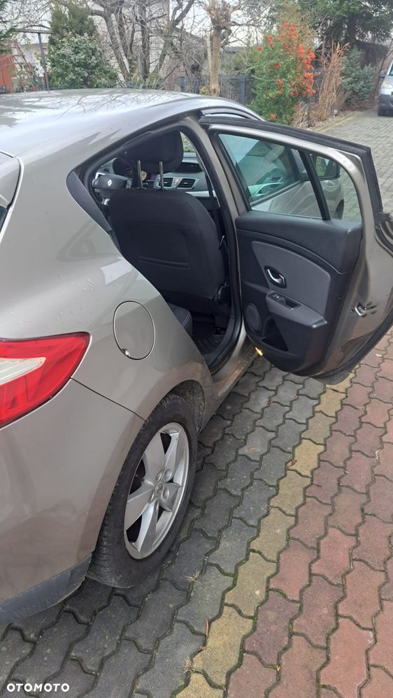 Renault Megane 1.5 dCi Expression - 9