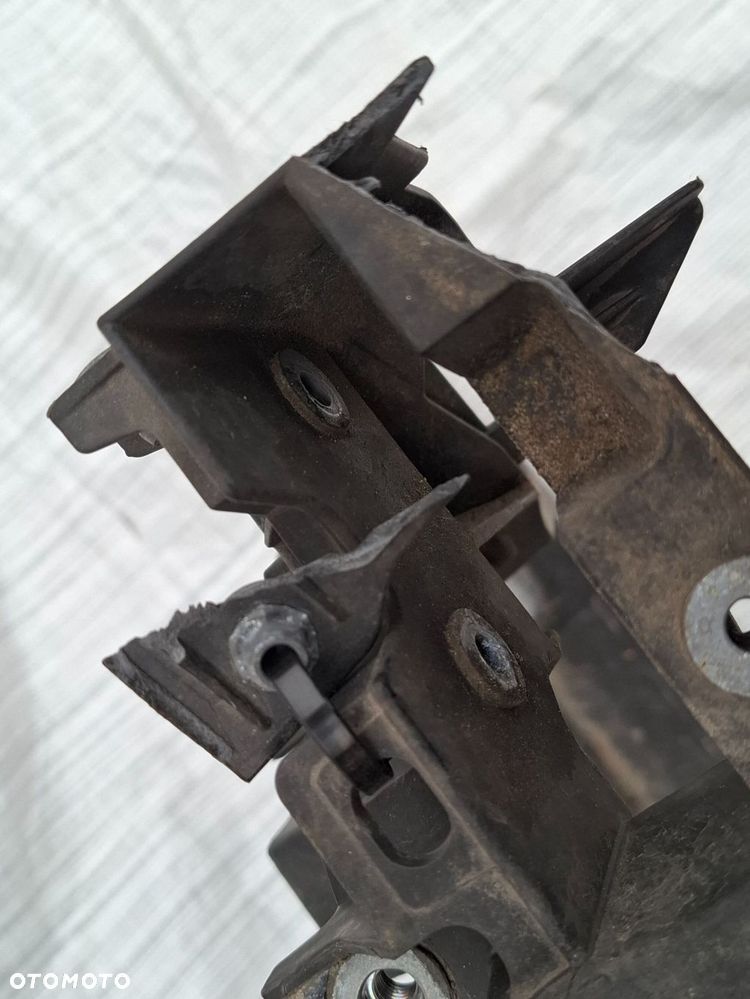 SKODA SUPERB III 3 PAS PRZEDNI WZMOCNIENIE CZOŁOWE 3V0805588J - 4