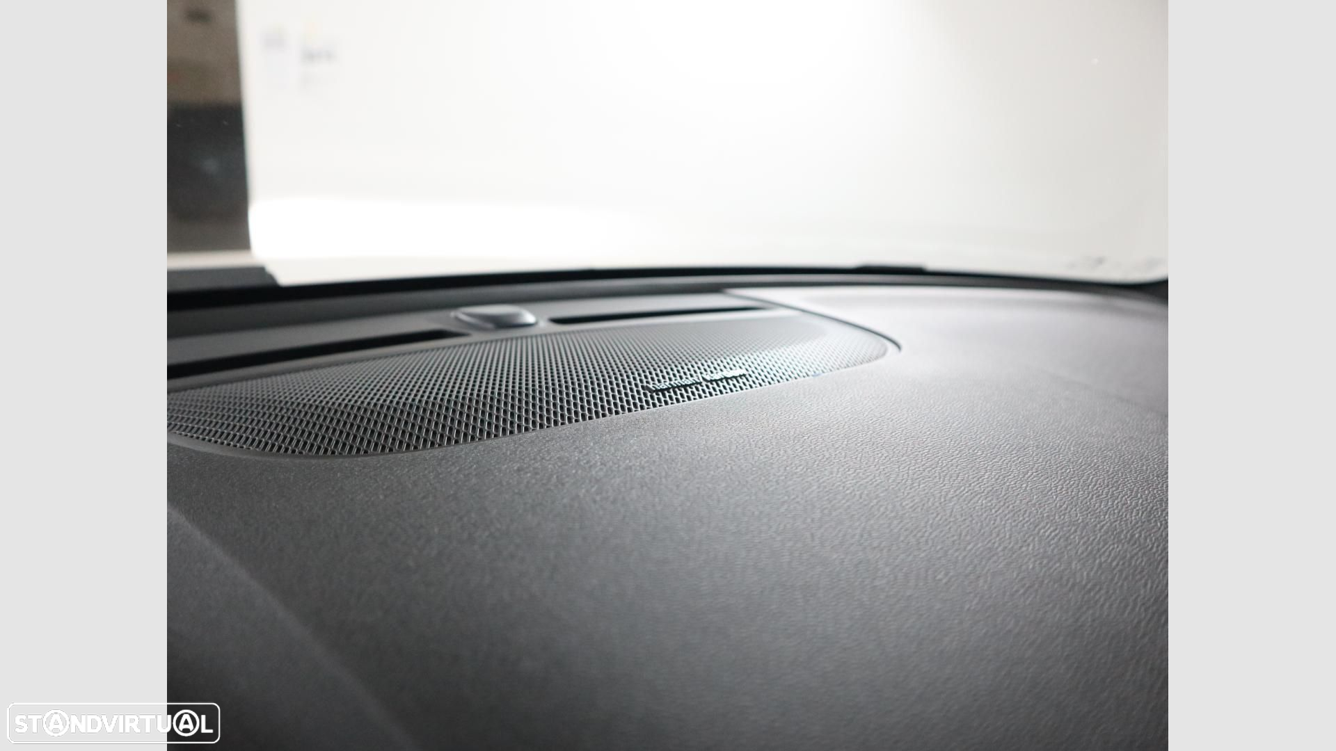 Volvo XC 40 1.5 T2 Plus Dark Auto - 25