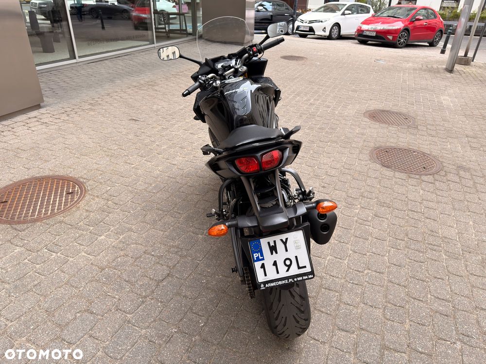 Yamaha FZ8 - 12