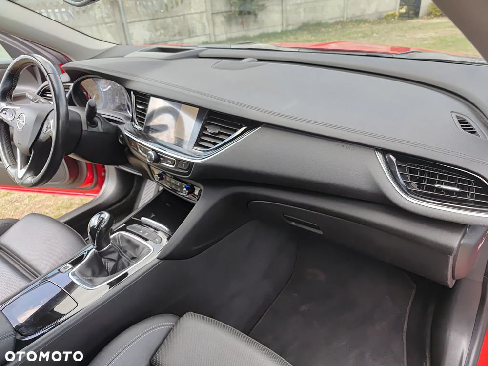 Opel Insignia - 32