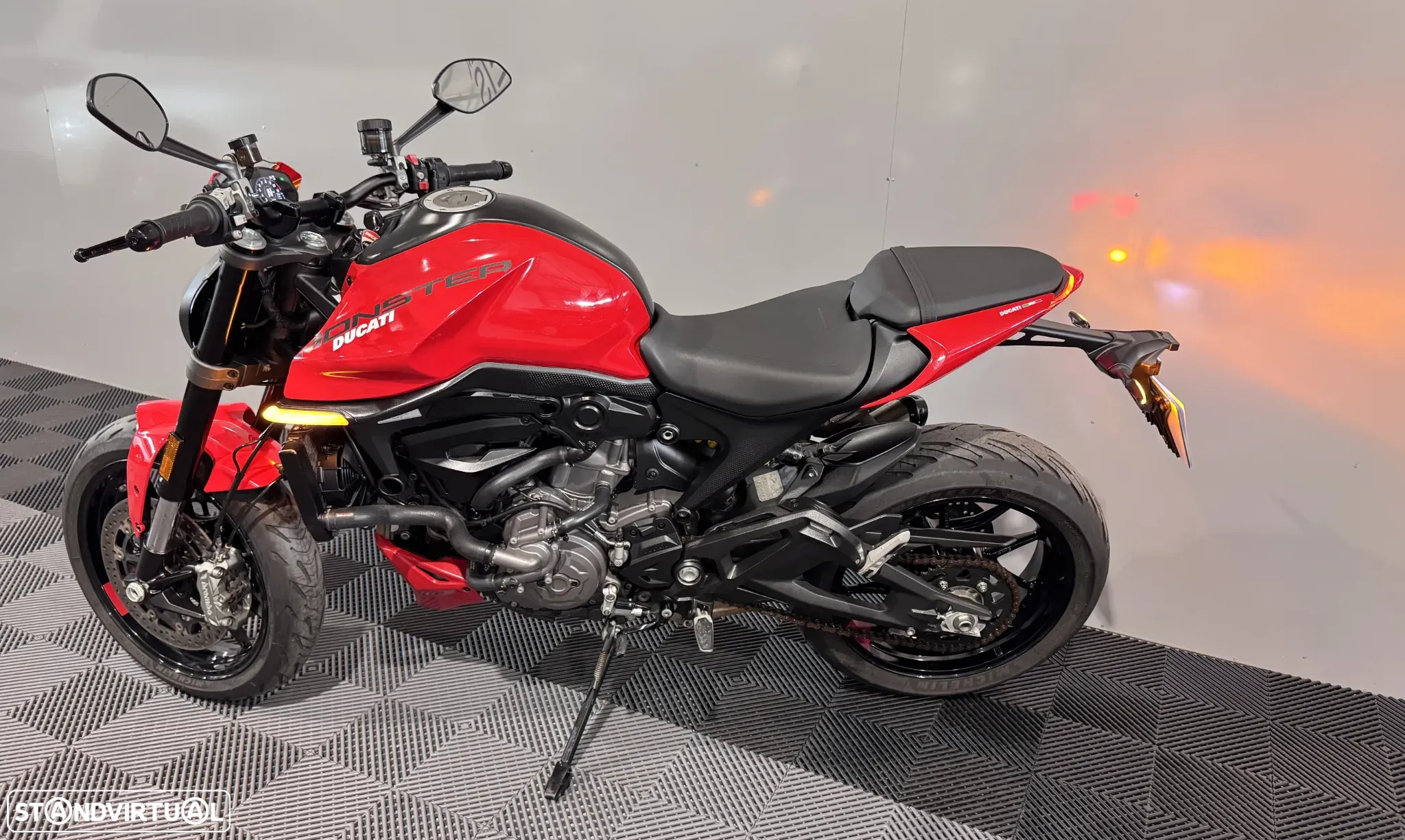 Ducati Monster 937 - 57