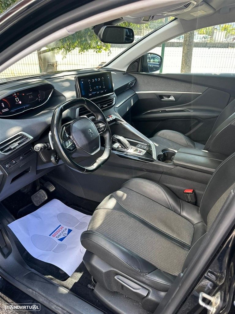 Peugeot 3008 1.5 BlueHDi Allure Pack EAT8 - 8