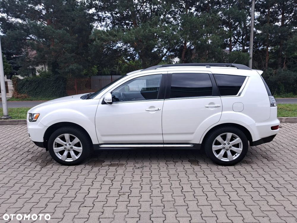 Mitsubishi Outlander 2.0 Invite 2WD - 2