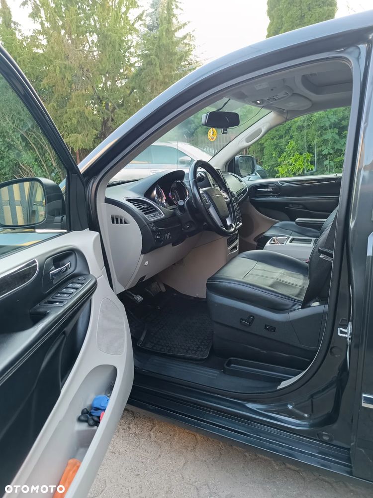 Chrysler Town & Country 3.6 Touring - 5