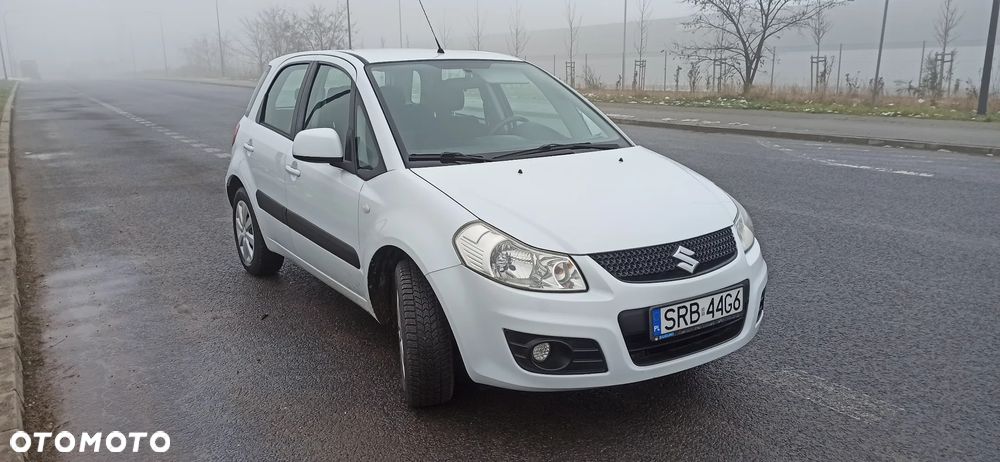 Suzuki SX4 - 4