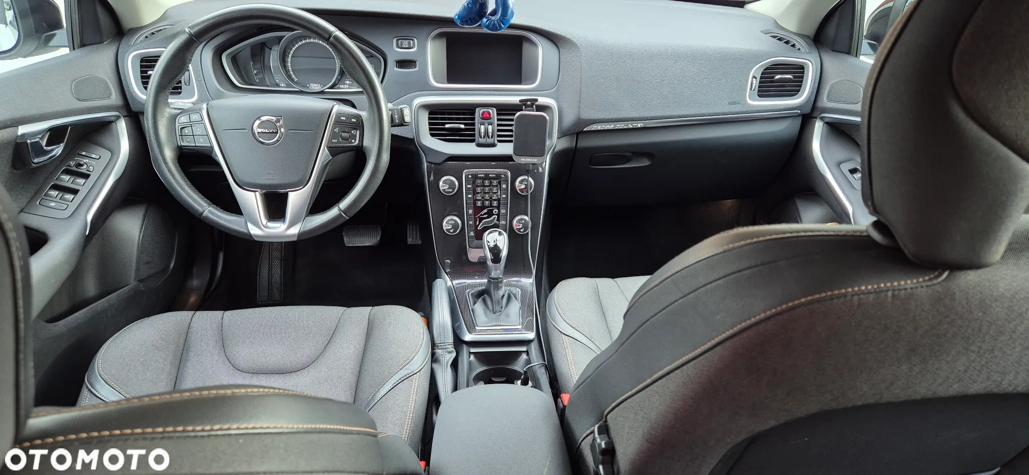 Volvo V40 Cross Country - 8