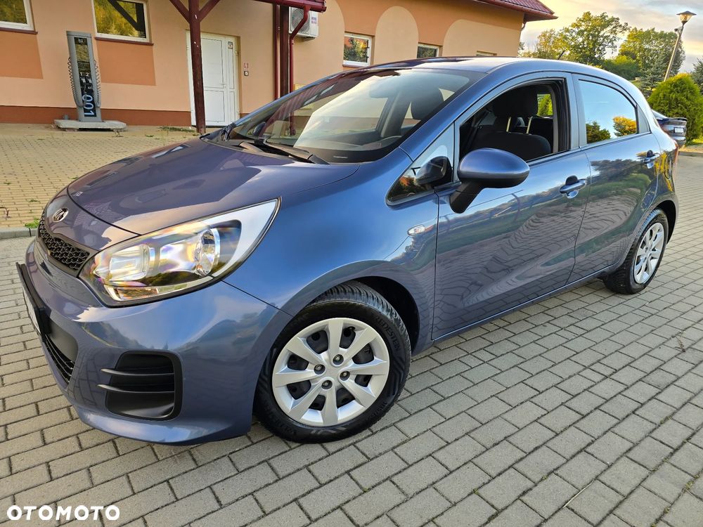Kia Rio 1.2 Fifa World Cup Edition - 2
