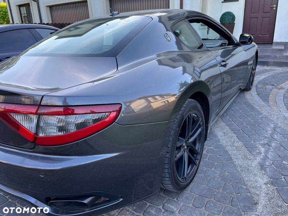 Maserati GranTurismo S Automat - 4