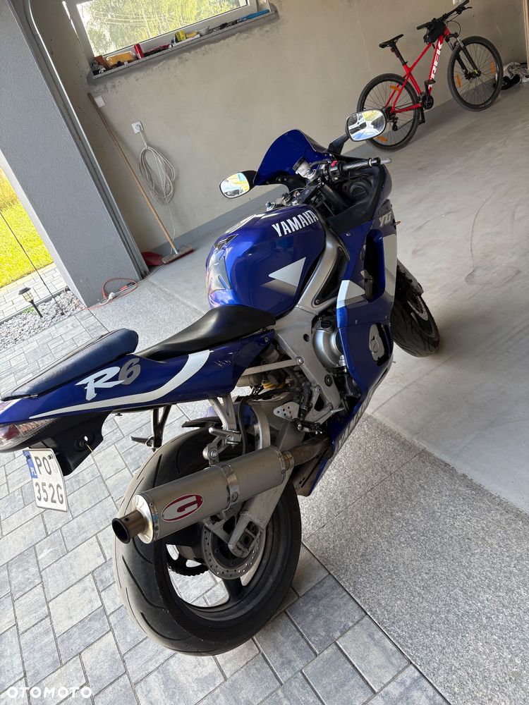 Yamaha R6 - 3