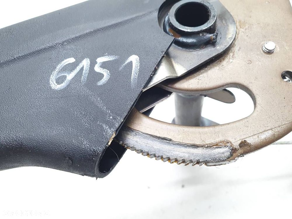 DŹWIGNIA HAMULCA RĘCZNEGO MITSUBISHI PAJERO IV - 6