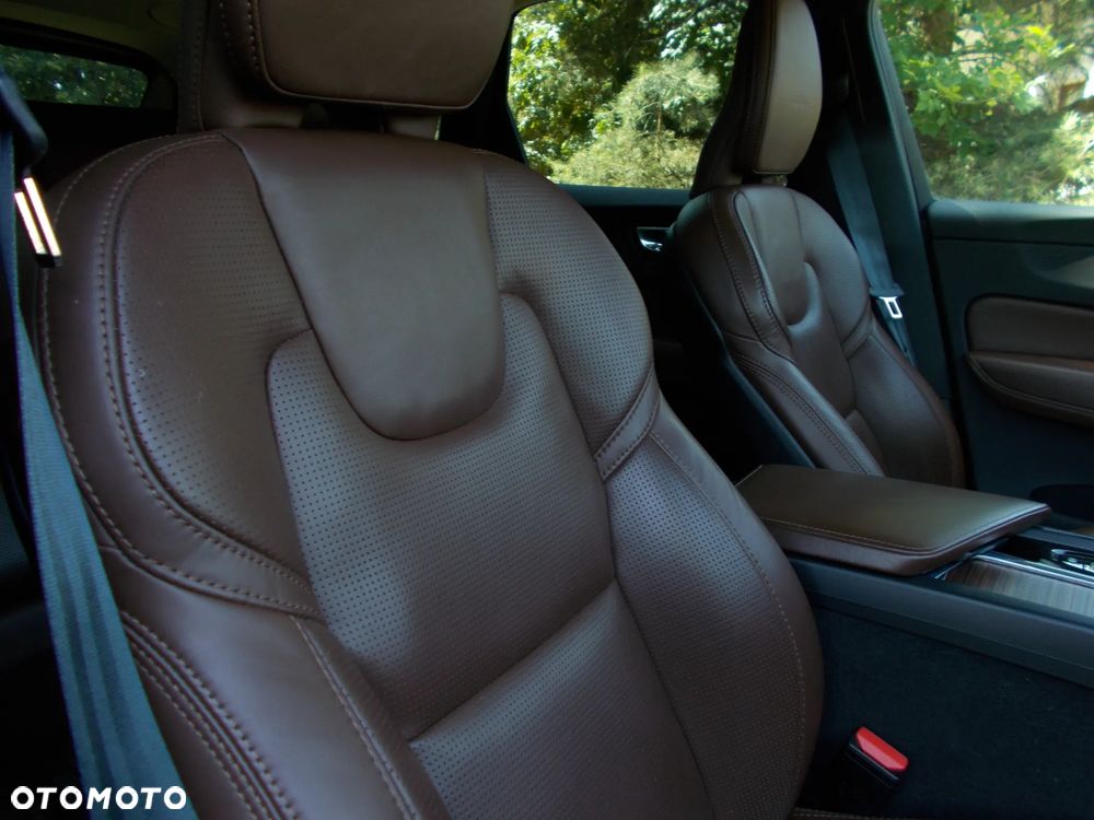 Volvo XC 60 D5 AWD Inscription - 8