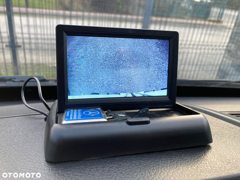 Mercedes-Benz Sprinter - 13