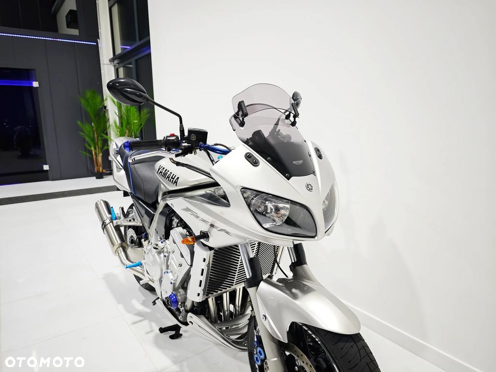 Yamaha FZS - 9