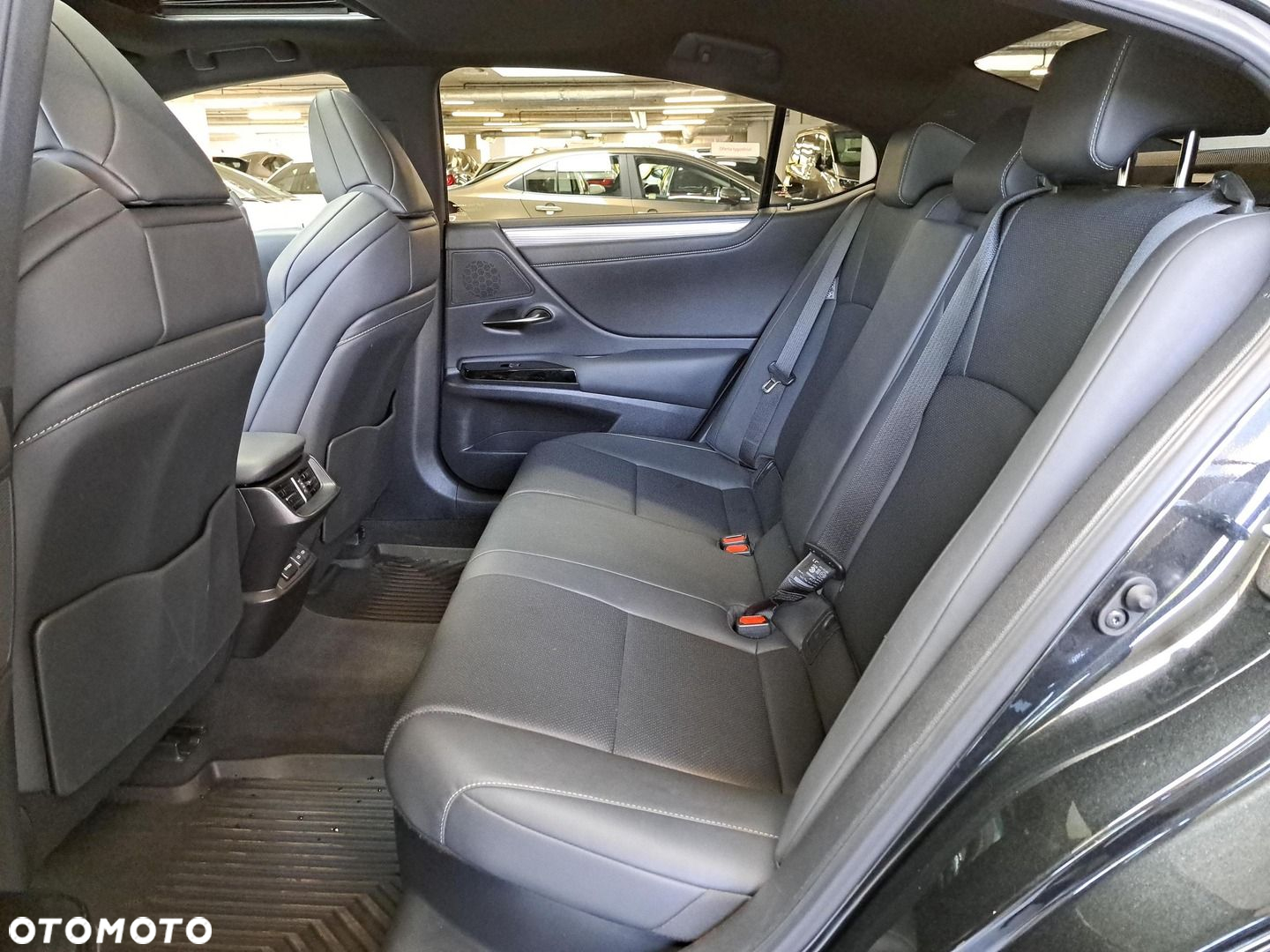 Lexus ES - 12
