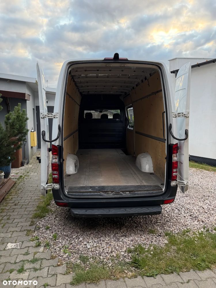 Mercedes-Benz Sprinter - 14