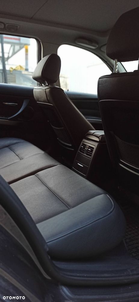 BMW Seria 3 320d - 15
