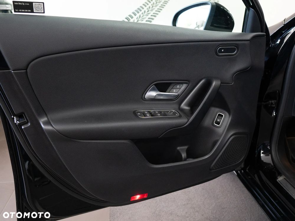 Mercedes-Benz Klasa A 180 Style 7G-DCT - 12