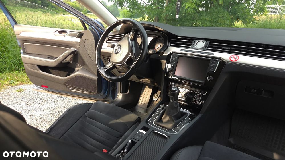 Volkswagen Passat - 19