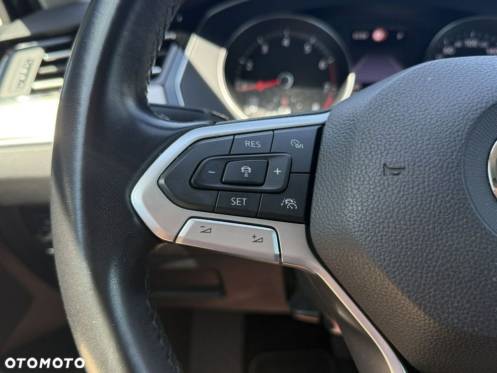 Volkswagen Passat 2.0 TSI Elegance DSG - 18
