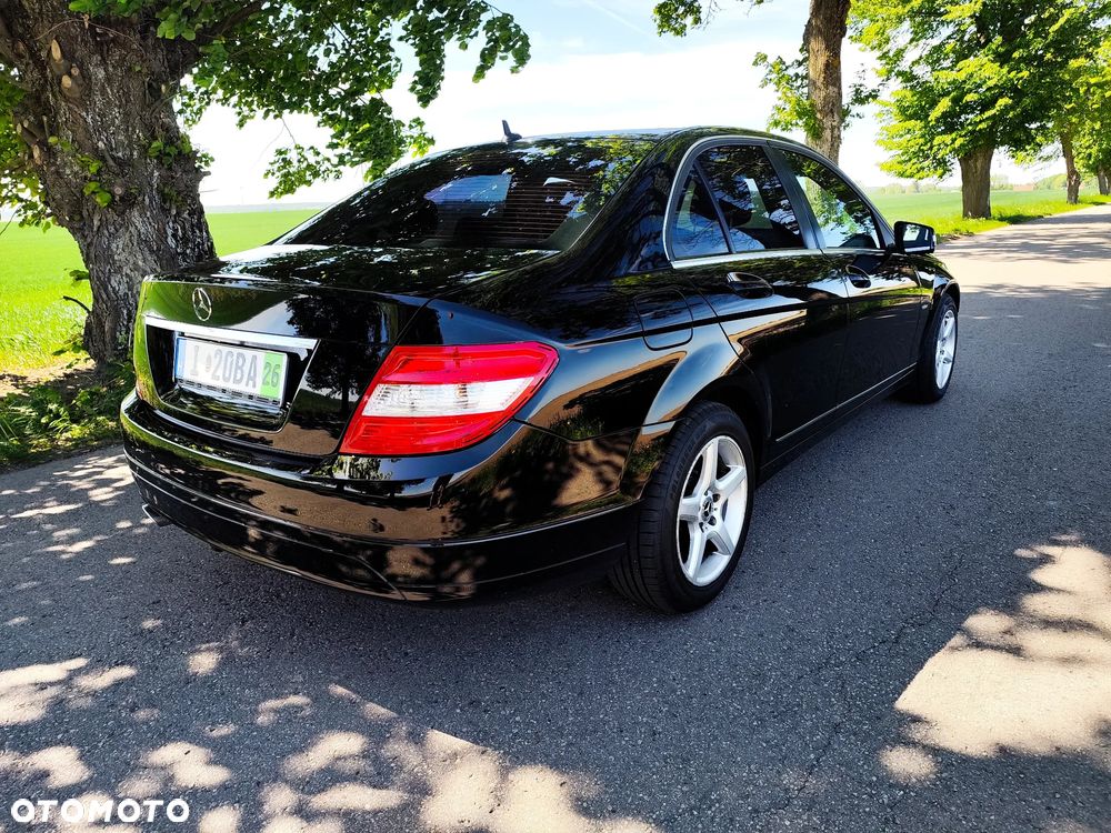 Mercedes-Benz Klasa C 180 CGI BlueEFFICIENCY SPORT EDITION - 4