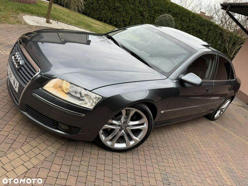 Audi A8 - 30