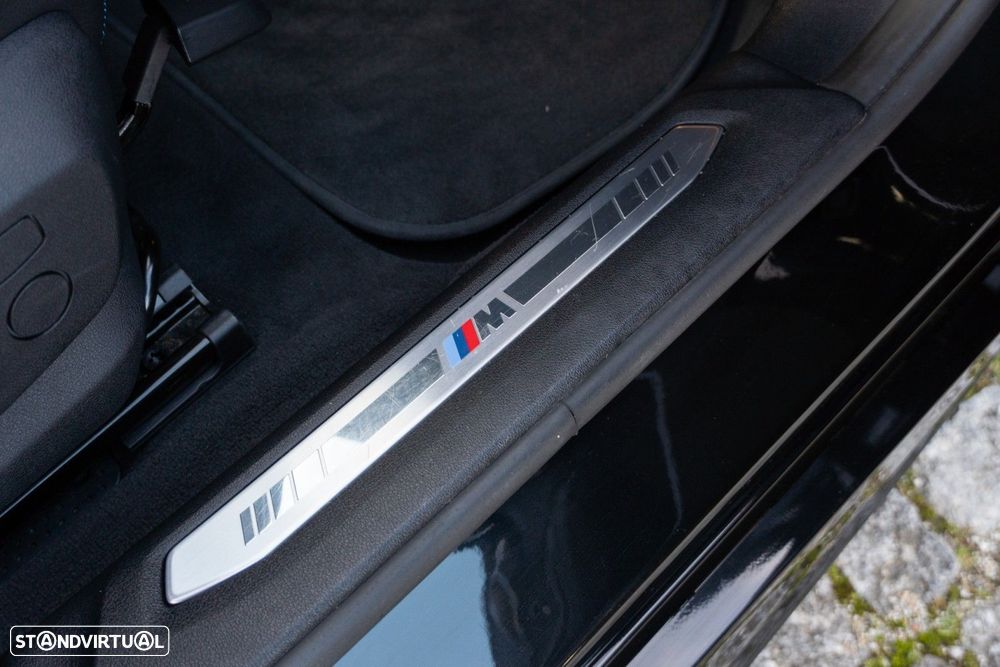 BMW 116 d Pack Desportivo M Auto - 43